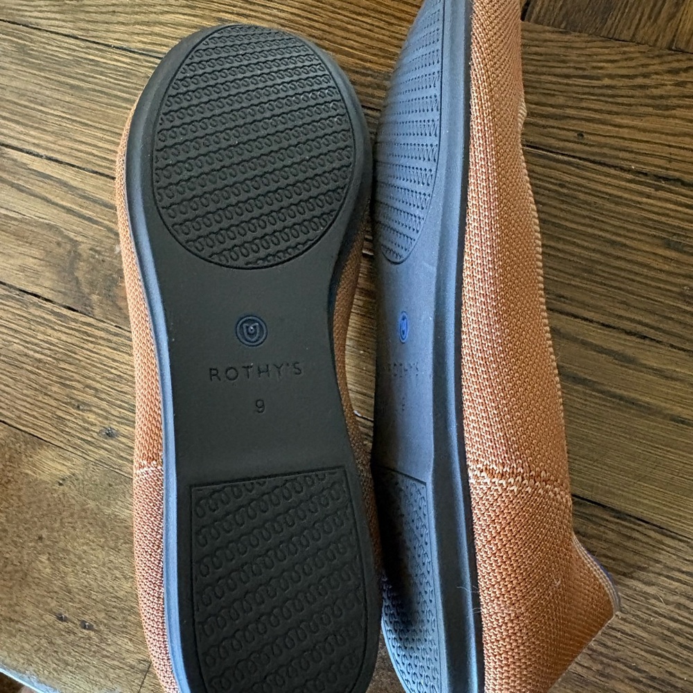 Rothy’s round toe flat - Picture 2 of 3